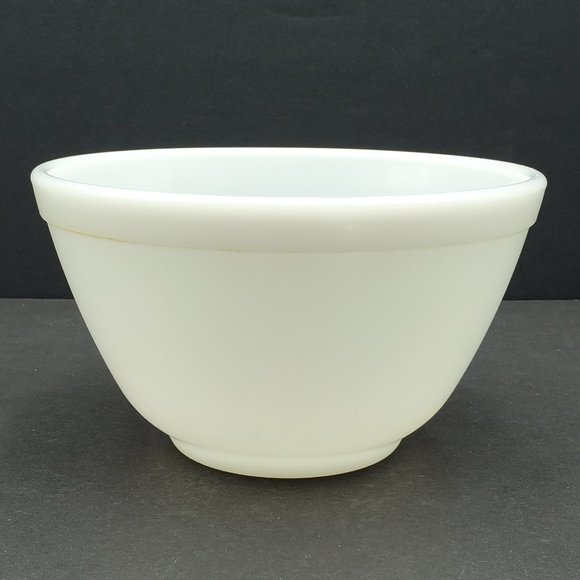 Pyrex White 1.5 Pint Mixing Bowl #401 Small Serving Nesting Bowl - Picture 1 of 7